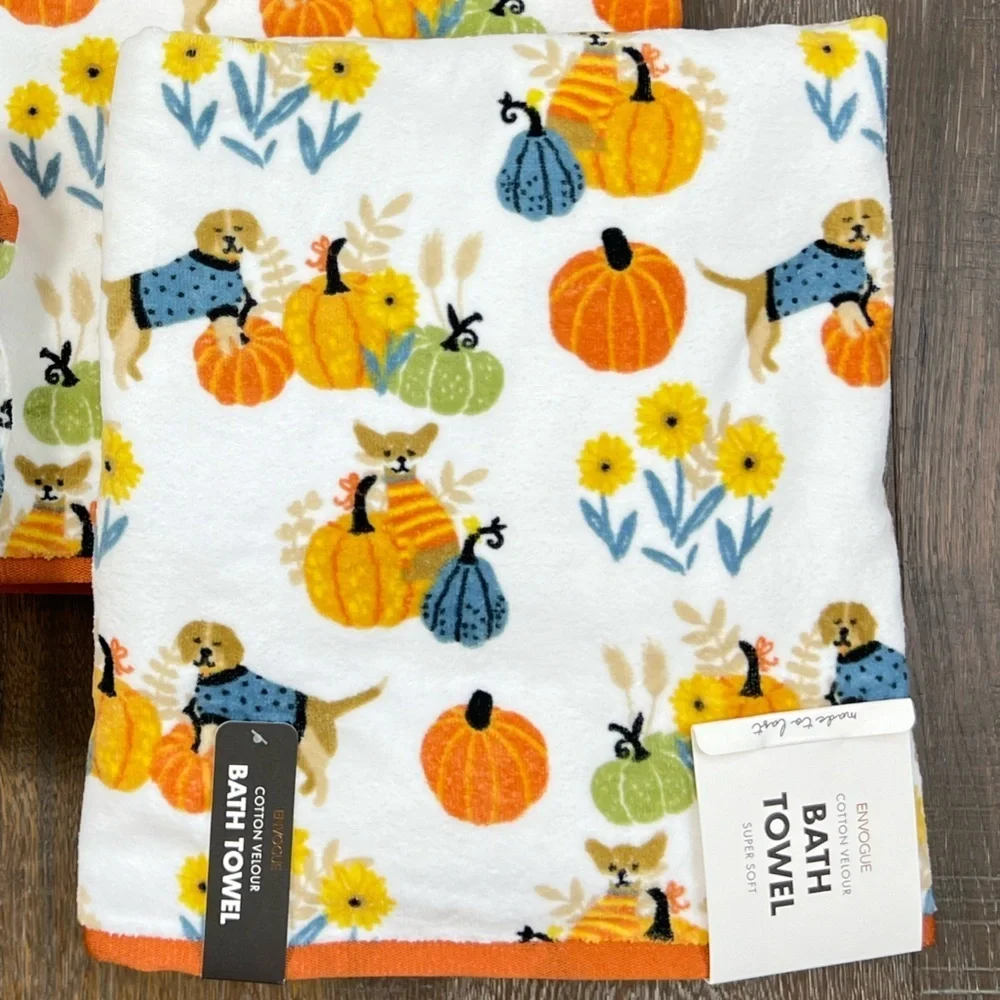 Envogue - ‘Pumpkins & Dogs’ bath towel set. NWT Last One! Firm!